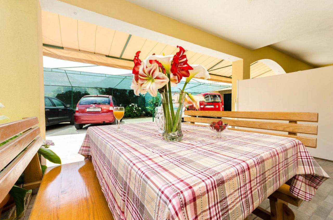 Apartments And Room Take It Easy Tribalj 外观 照片