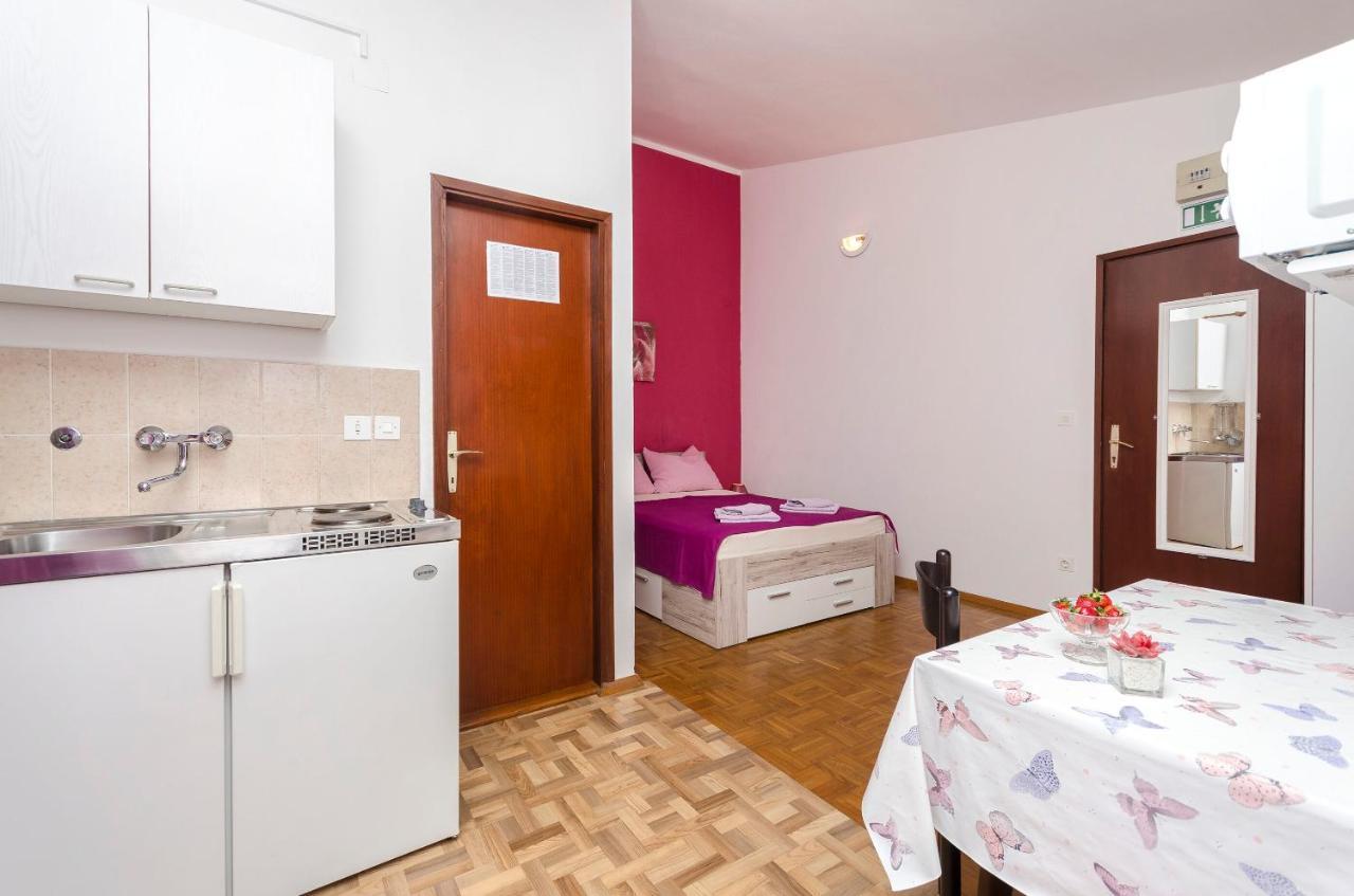 Apartments And Room Take It Easy Tribalj 外观 照片
