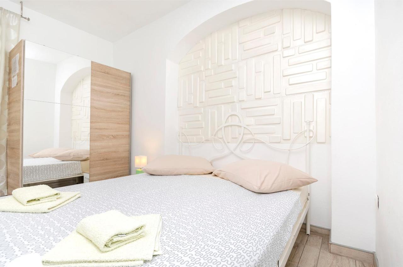 Apartments And Room Take It Easy Tribalj 外观 照片